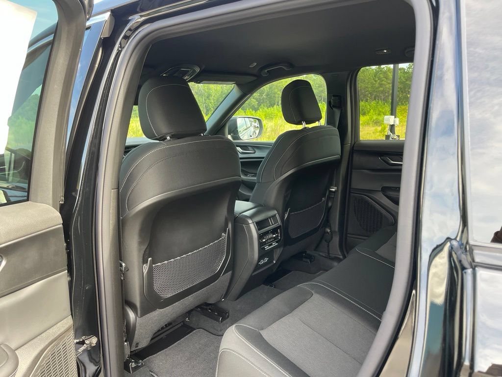 New 2026 Jeep Grand Cherokee Laredo RWD image 35