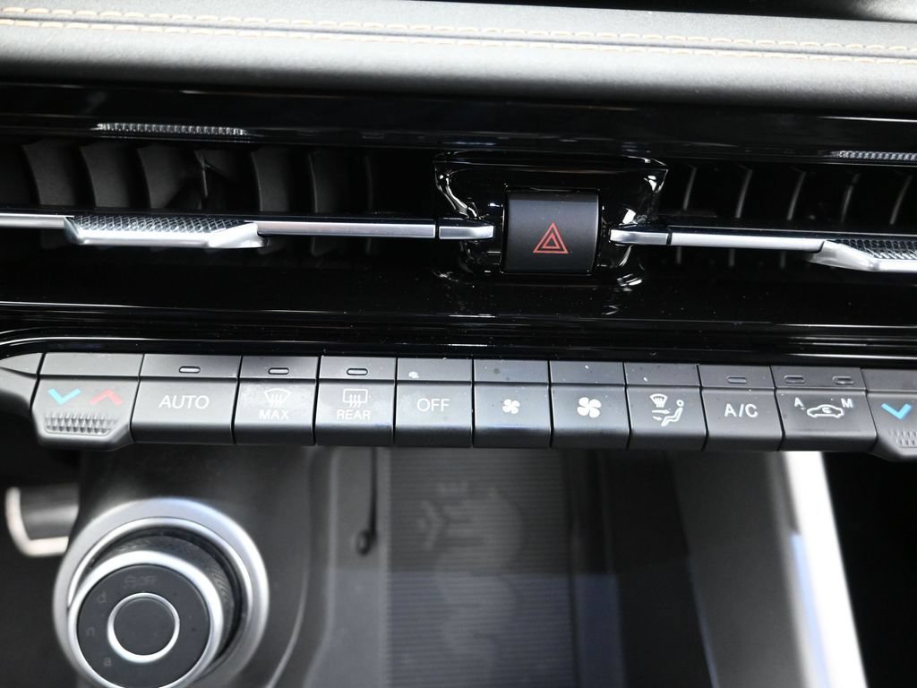 Used 2025 Alfa Romeo Tonale AWD/4WD image 14