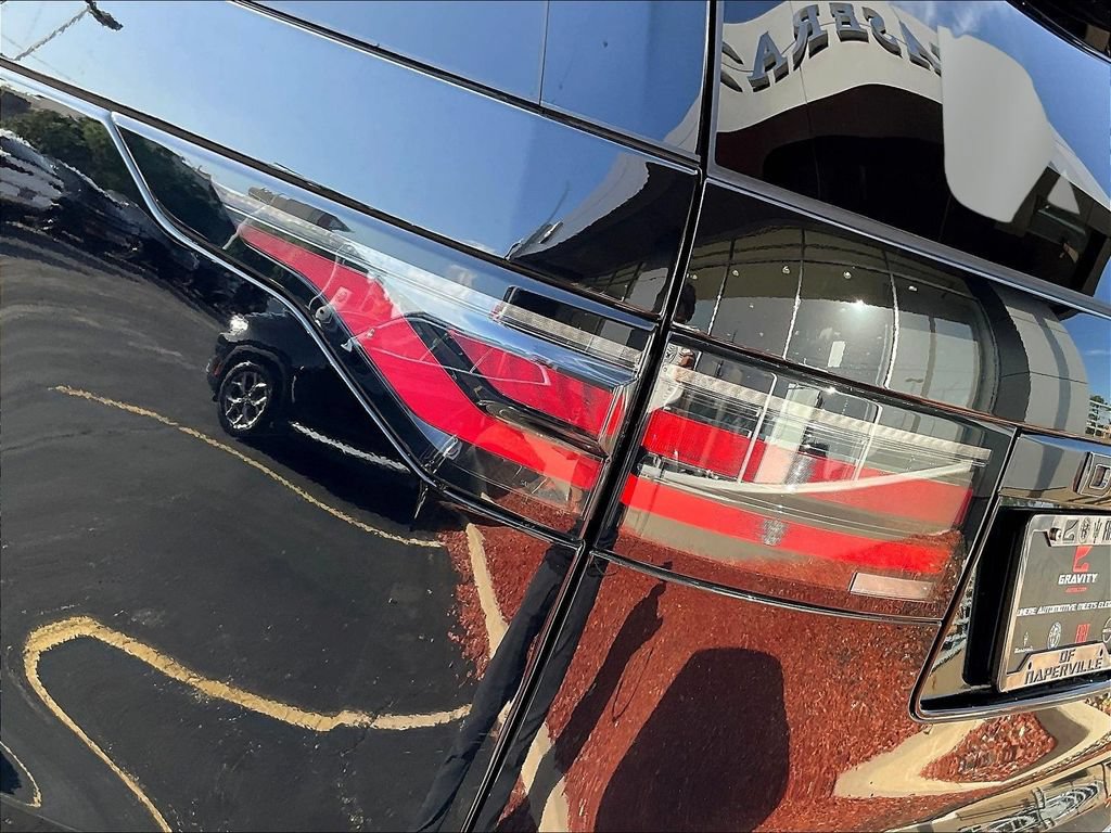 Used 2023 Land Rover Discovery S R-Dynamic AWD/4WD image 22