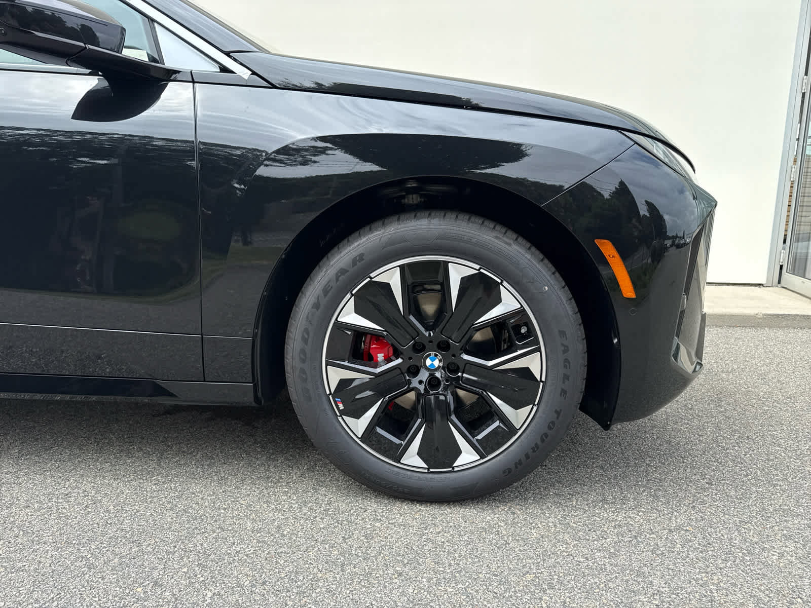 New 2026 BMW iX xDrive60 w/ M Sport Package image 9