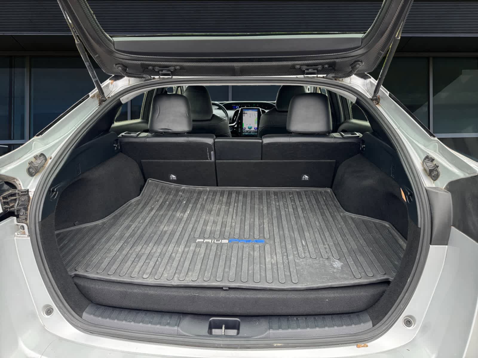 Used 2018 Toyota Prius Prime Premium FWD image 11