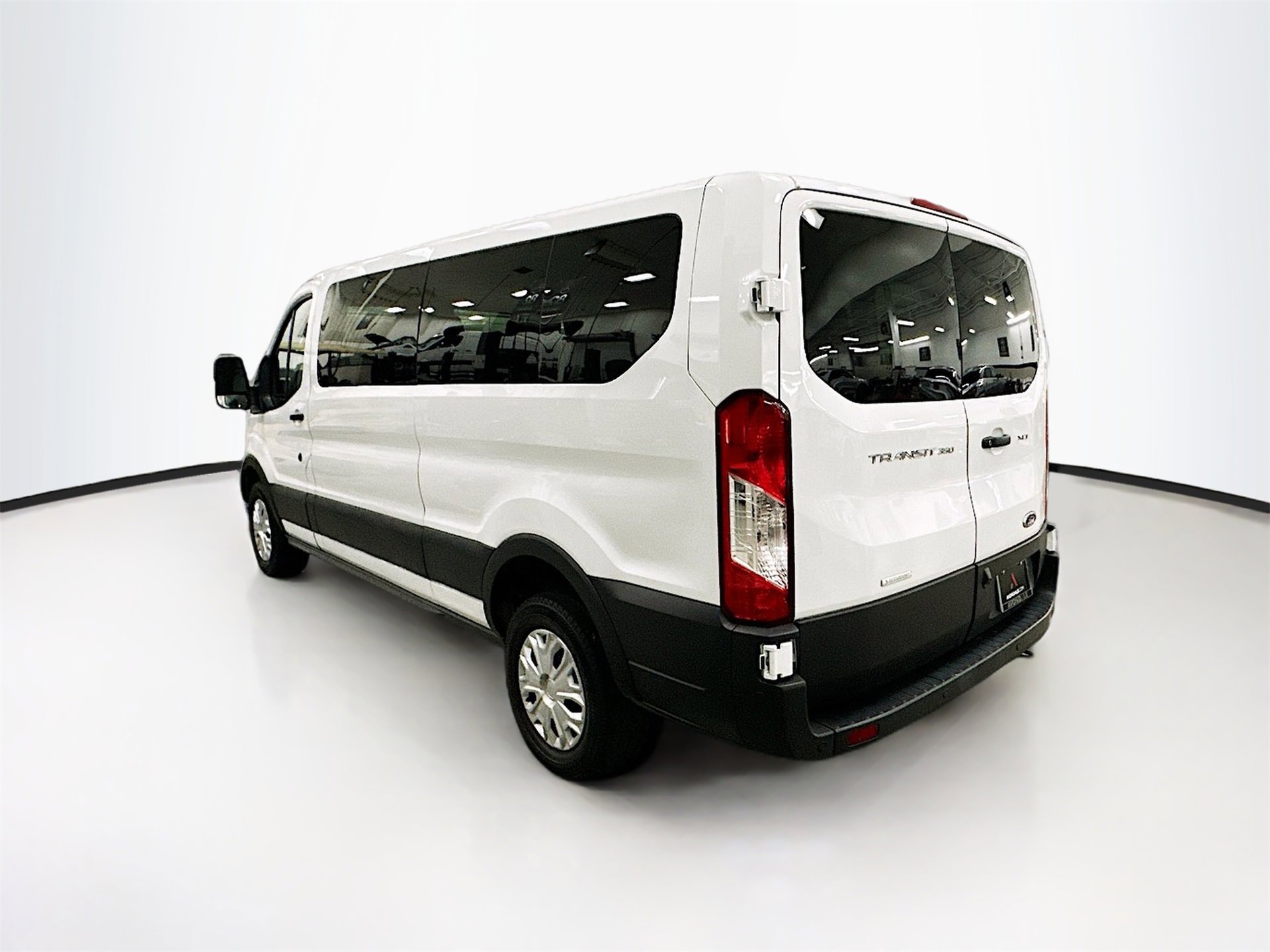 Used 2023 Ford Transit 350 XLT image 6
