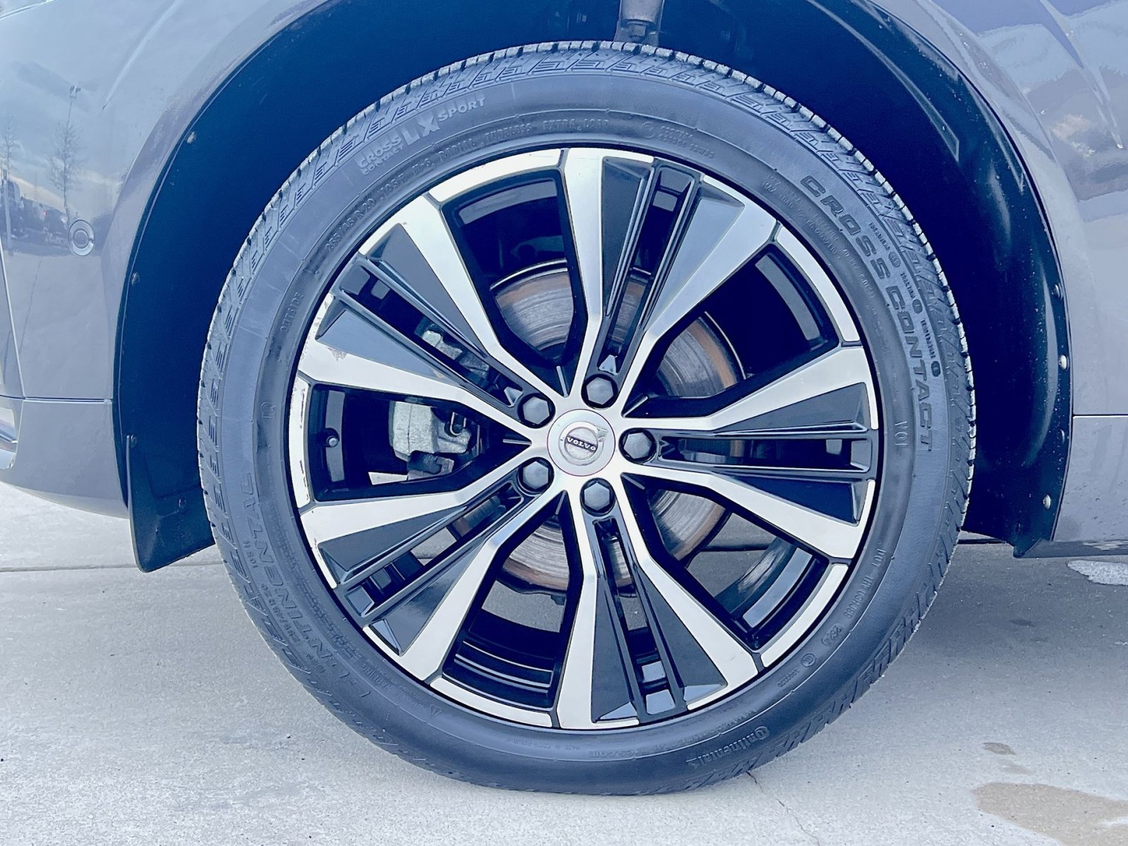 Used 2023 Volvo XC60 B5 Plus w/ Climate Package image 12