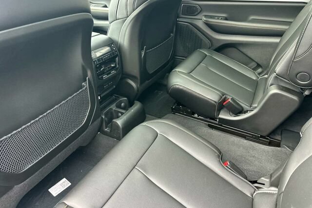 New 2026 Jeep Grand Cherokee L Limited AWD/4WD image 9