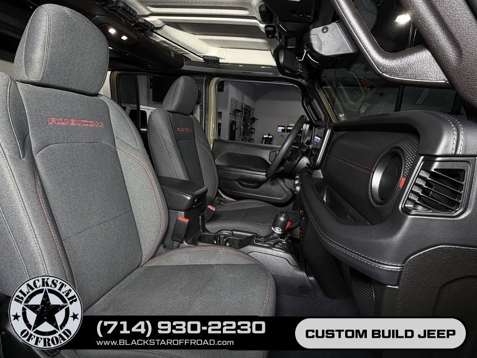 Used 2025 Jeep Wrangler Unlimited Rubicon AWD/4WD image 16