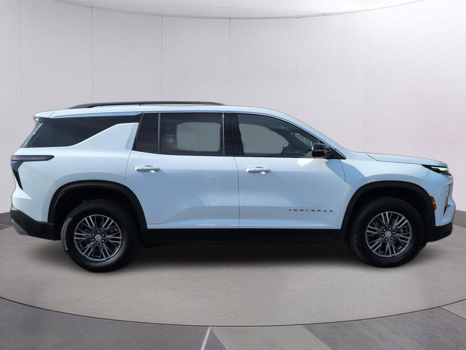 Certified 2025 Chevrolet Traverse LT AWD/4WD image 8