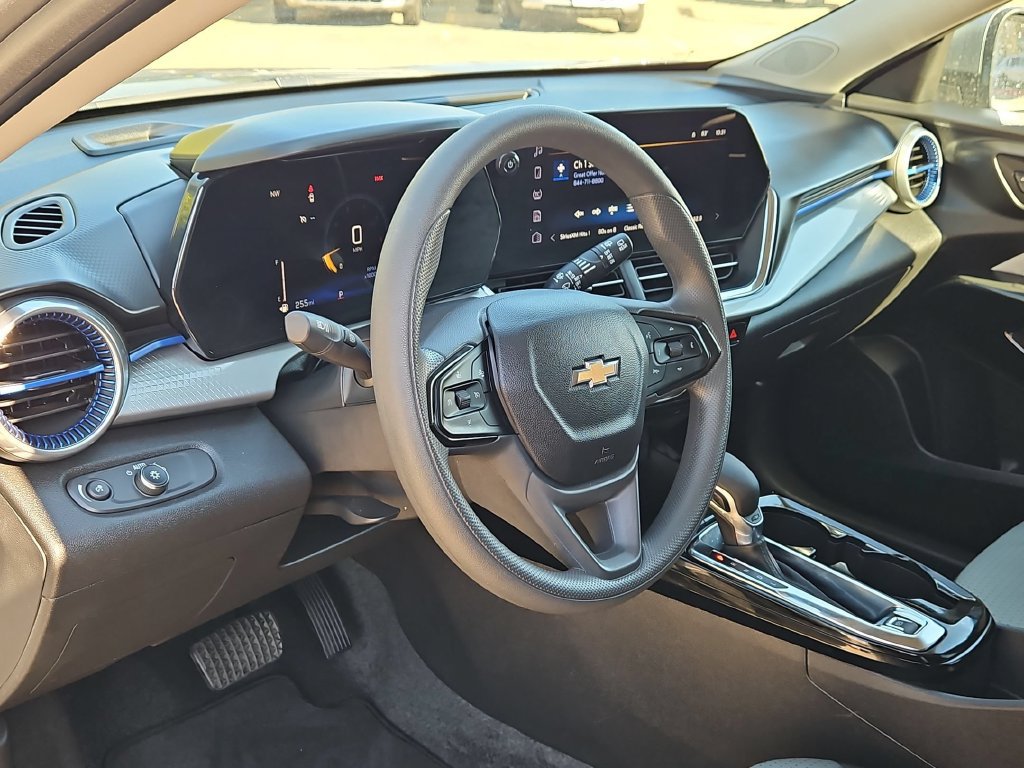 Used 2026 Chevrolet Trax LT FWD image 15