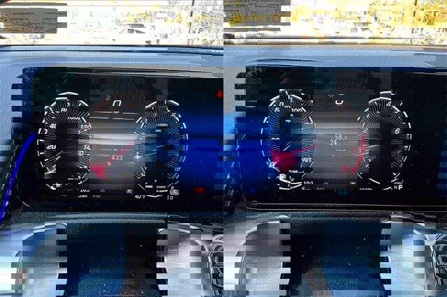 Certified 2025 Mercedes-Benz GLB 250 4MATIC image 16