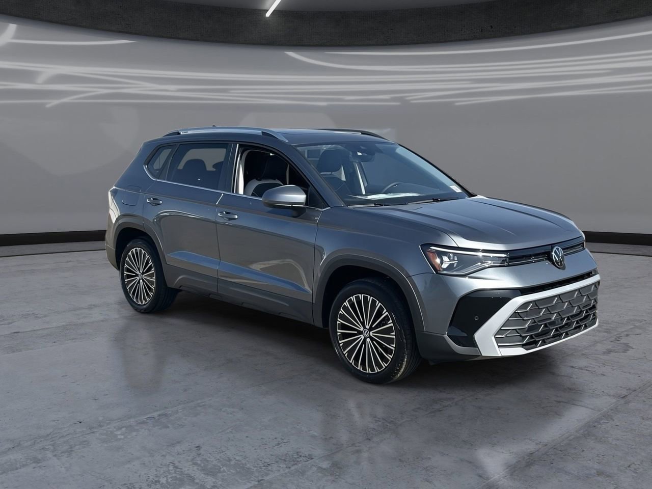 New 2026 Volkswagen Taos SE image 2