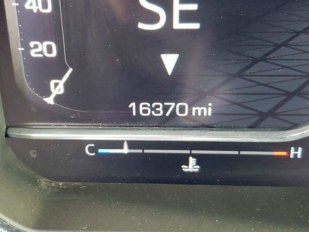 Used 2025 GMC Sierra 2500 AT4 image 28