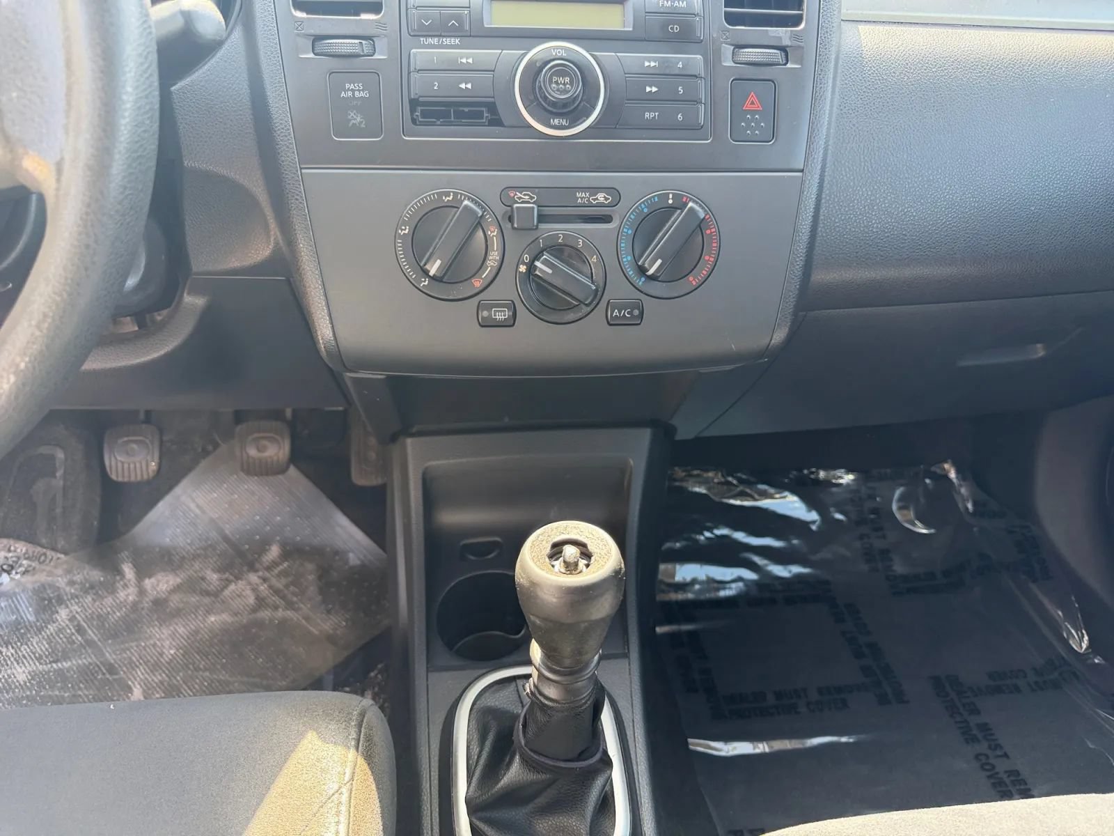 Used 2009 Nissan Versa 1.8 S FWD image 12