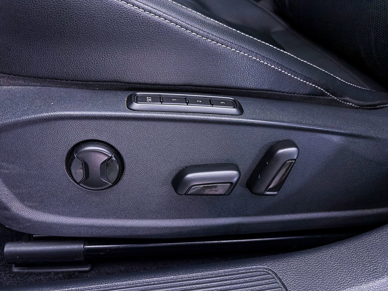 Used 2019 Volkswagen Jetta SEL Premium FWD image 19