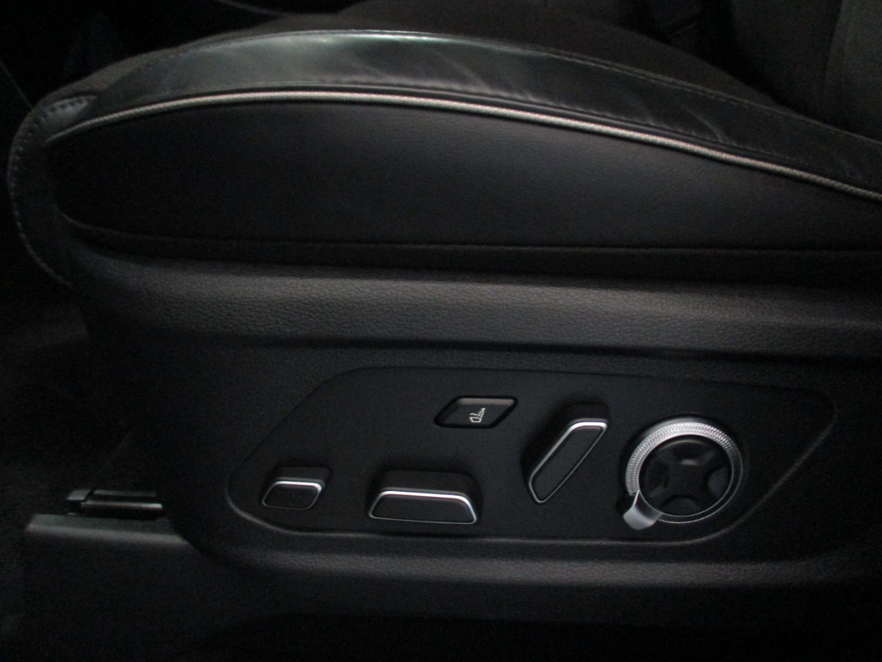 Used 2024 Hyundai Palisade Calligraphy image 20