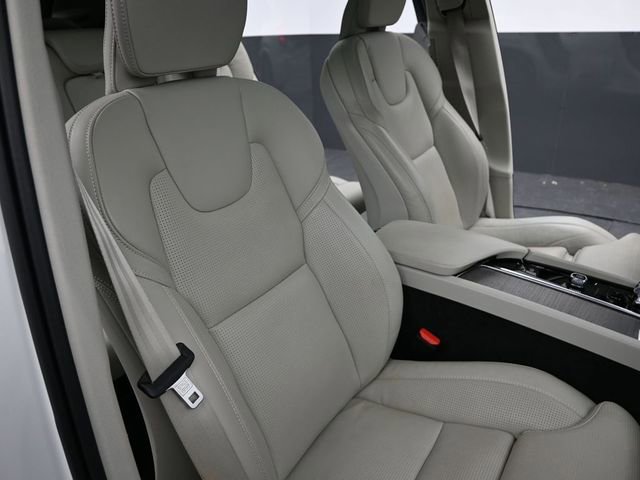 Used 2024 Volvo XC90 B6 Ultimate w/ Protection Package Premier image 23