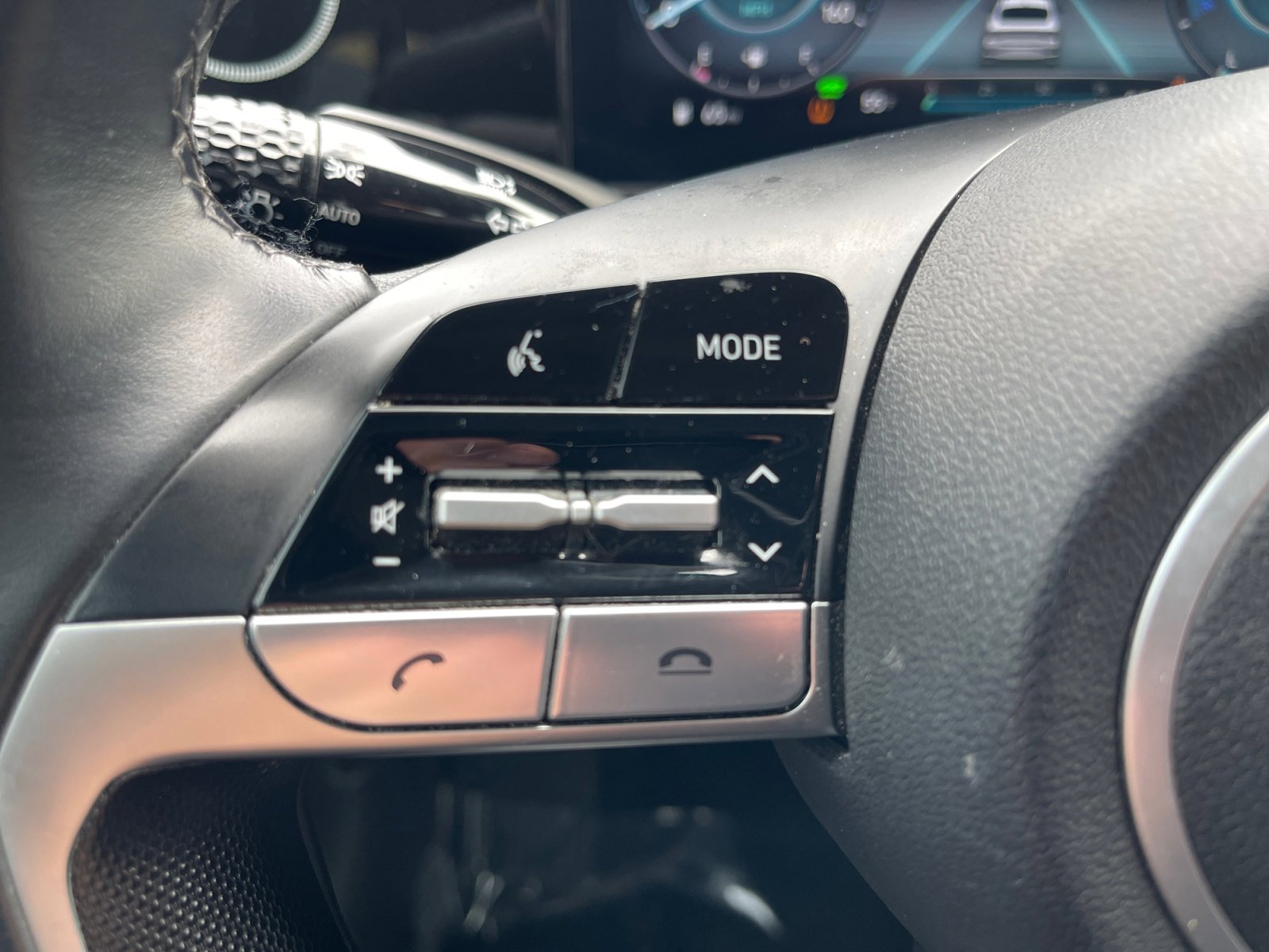 Used 2023 Hyundai Elantra Limited FWD image 17