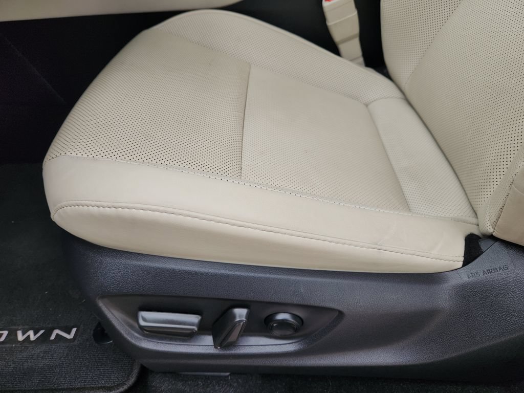 Certified 2023 Toyota Crown AWD/4WD image 26