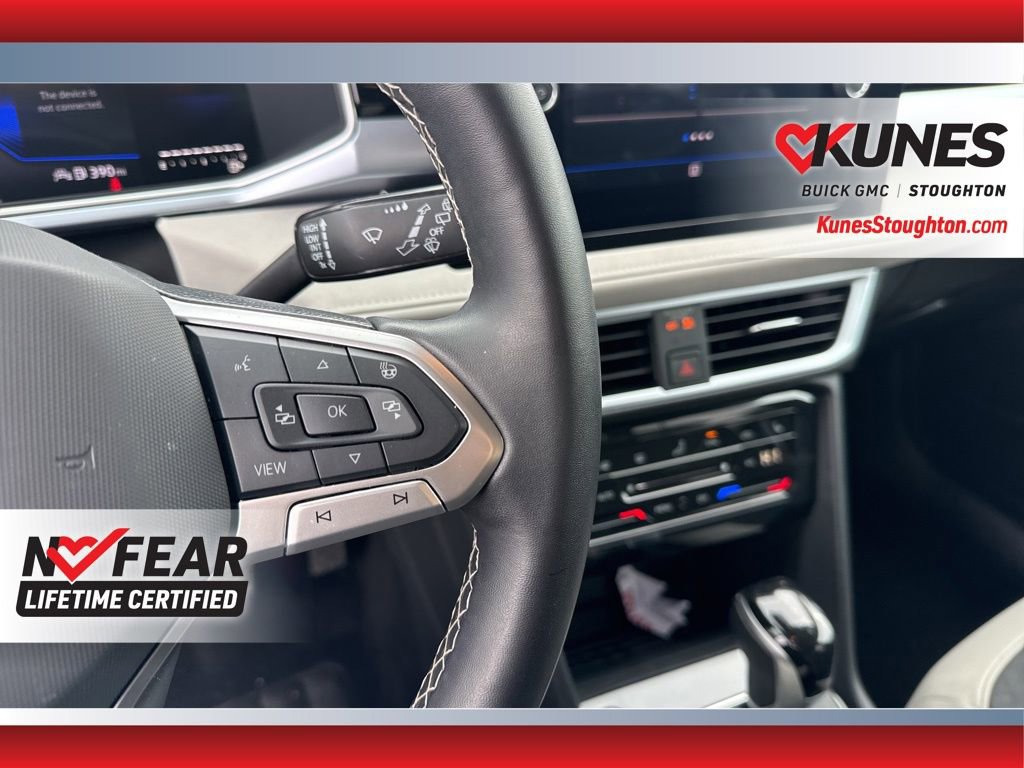 Used 2025 Volkswagen Taos SE image 22