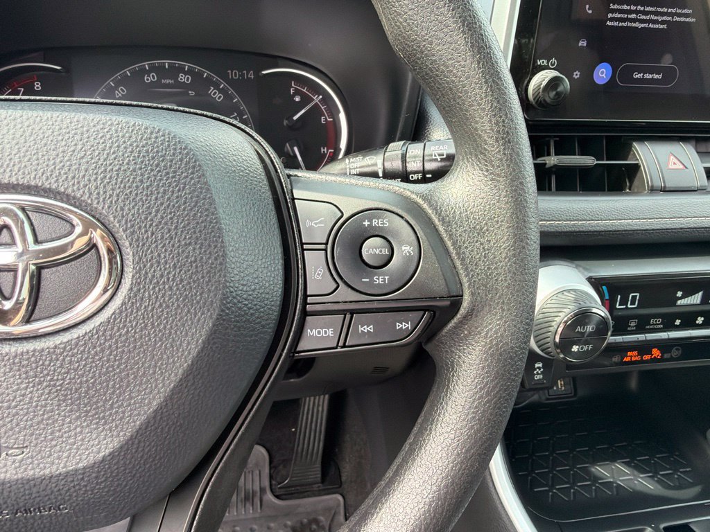 Used 2025 Toyota RAV4 XLE AWD/4WD image 17