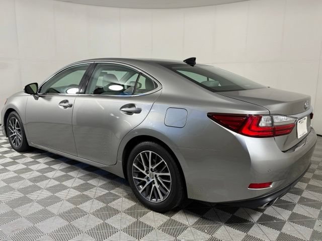 Used 2018 Lexus ES 350 w/ Luxury Package w/Wood Trim FWD image 4