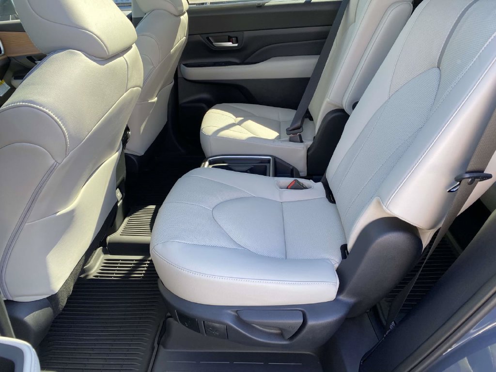 New 2026 Toyota Grand Highlander AWD image 10