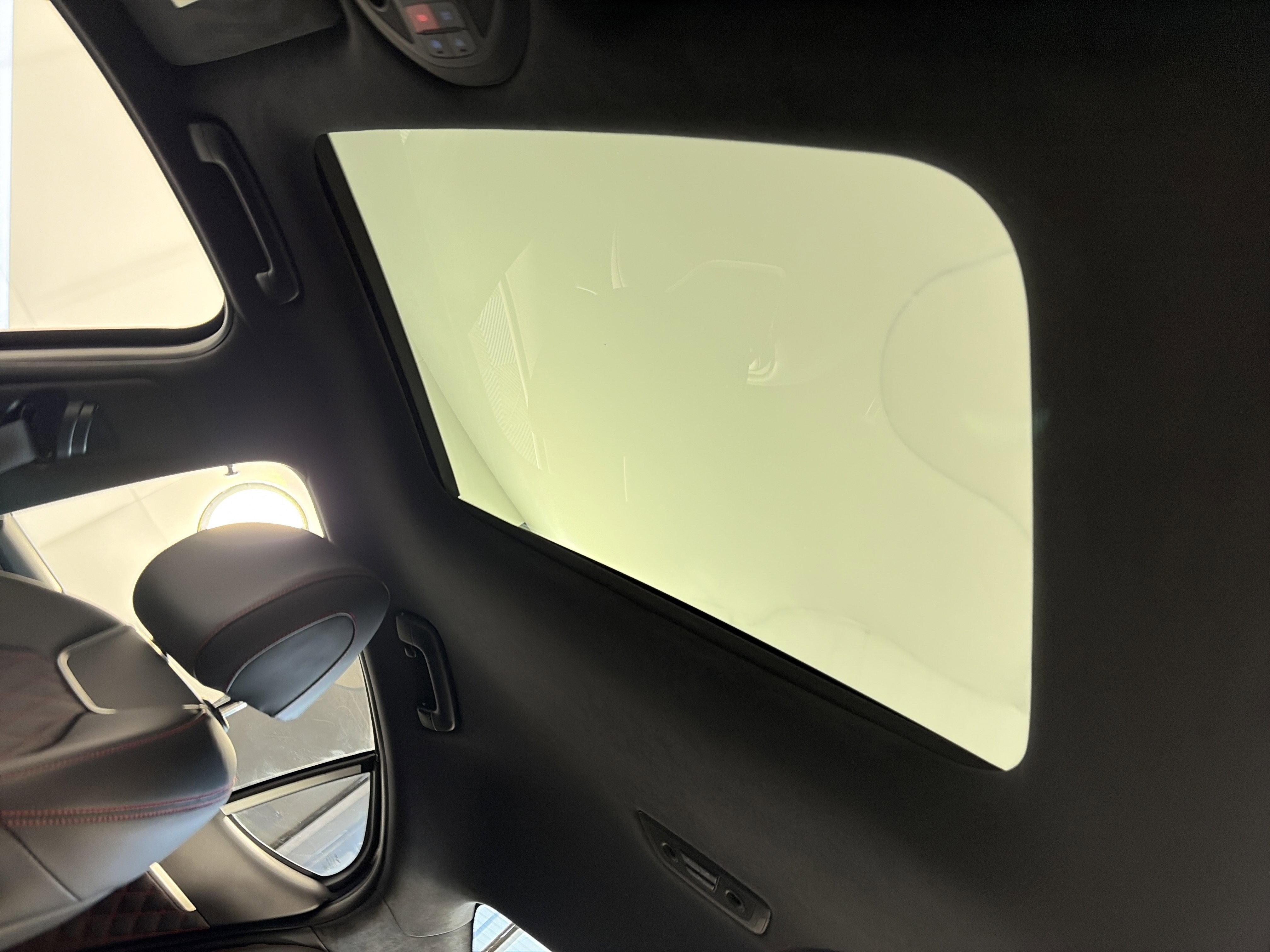 Used 2024 Genesis G70 3.3T Advanced w/ Sport Prestige Package image 18