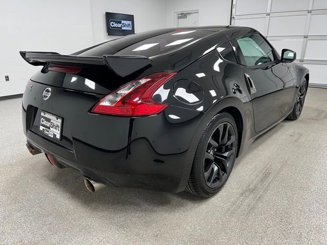 Used 2019 Nissan 370Z Coupe RWD image 10
