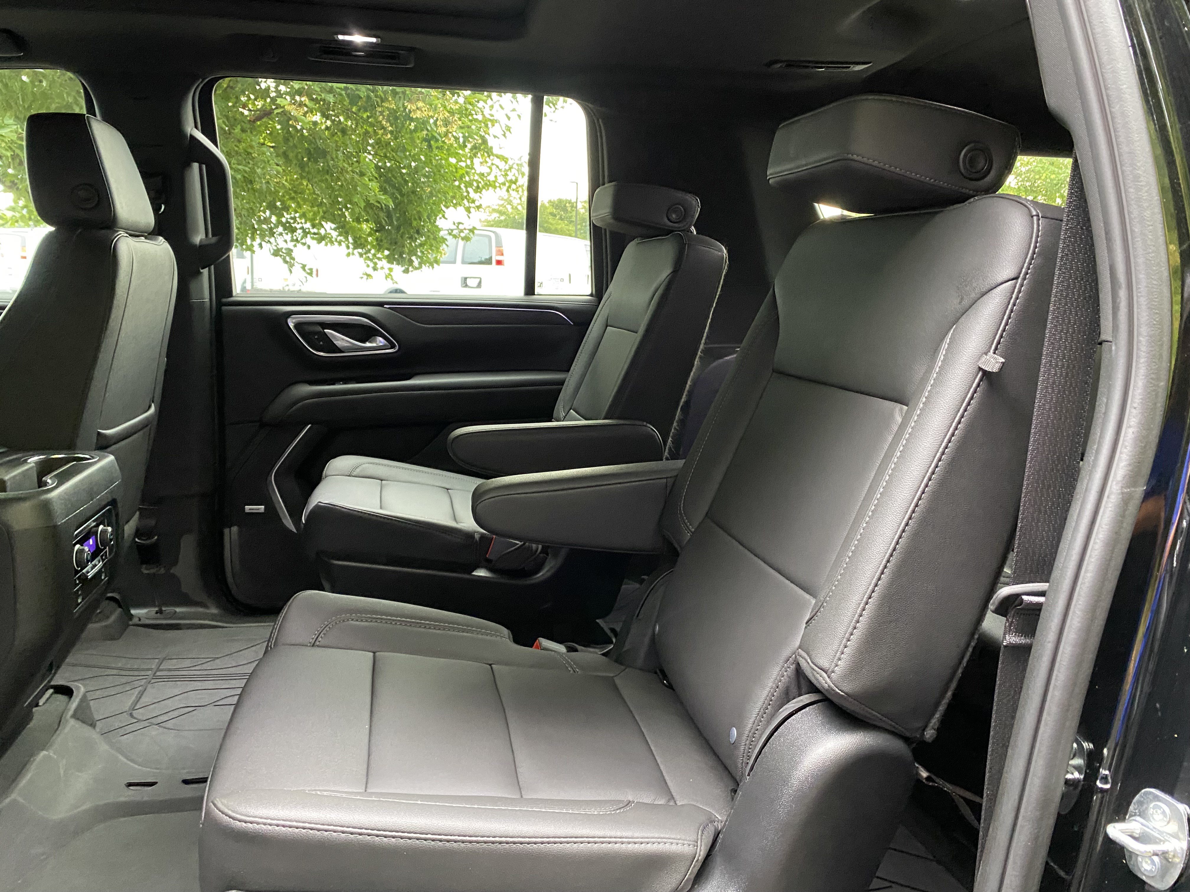 Used 2024 Chevrolet Suburban Z71 w/ Z71 Off-Road Package AWD/4WD image 37