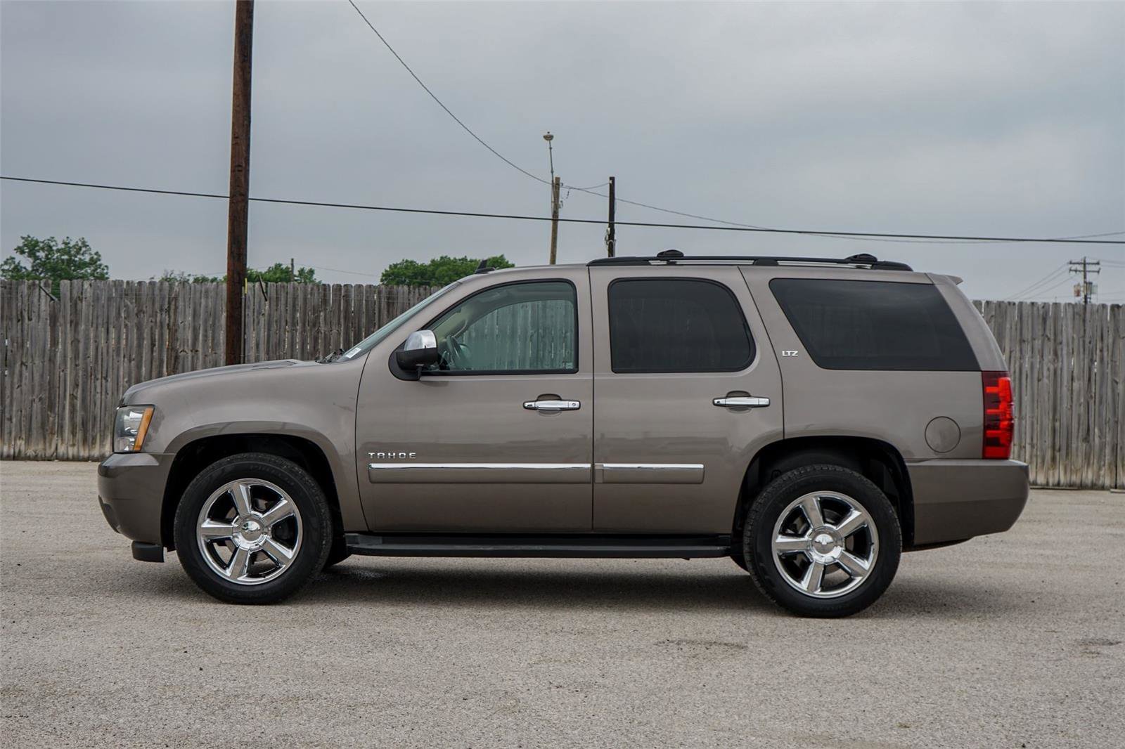 Used 2011 Chevrolet Tahoe LTZ RWD image 7