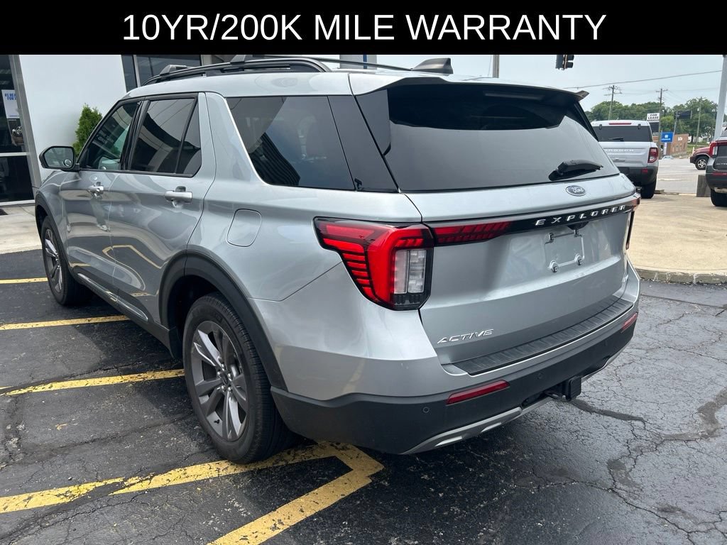 Used 2025 Ford Explorer Active w/ Active Comfort Package AWD/4WD image 3