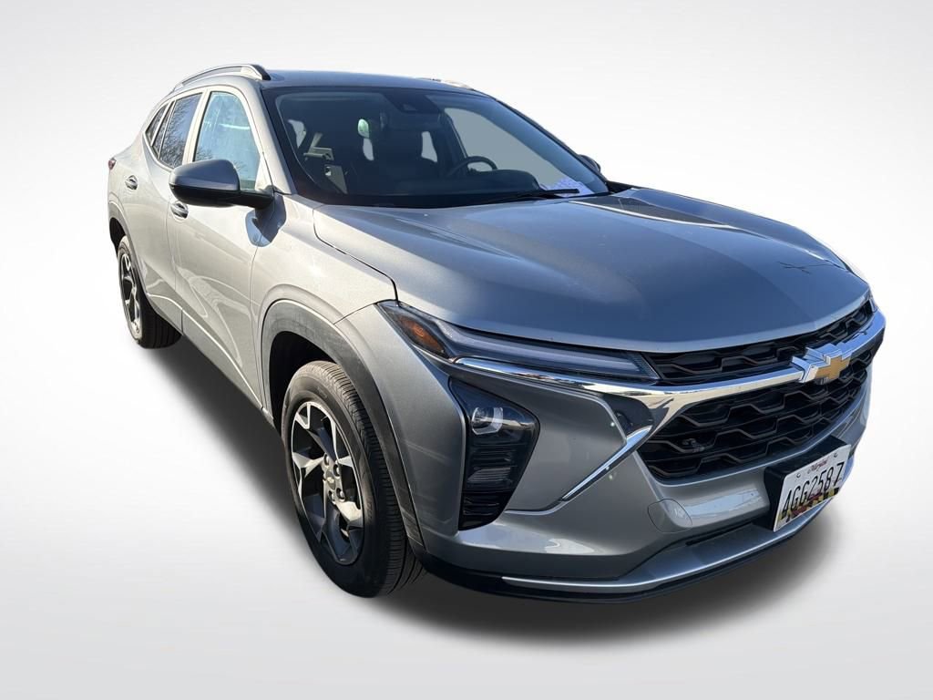 Used 2024 Chevrolet Trax LT image 12