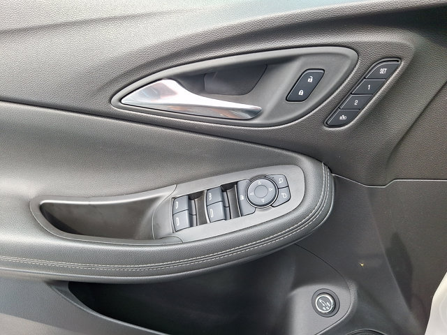 Used 2025 Buick Encore GX Avenir w/ Avenir Technology Package FWD image 12