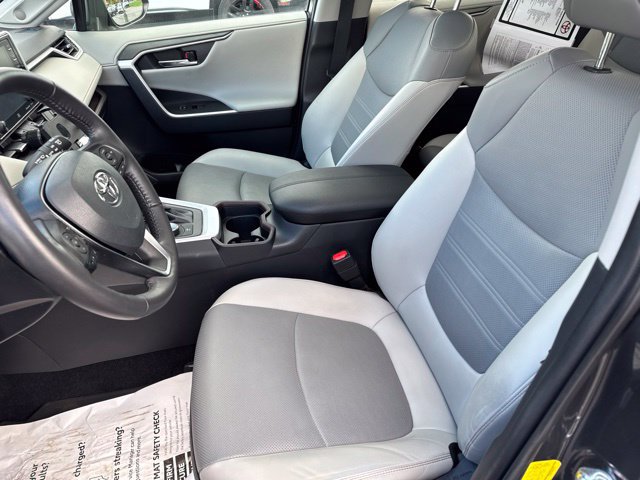 Used 2021 Toyota RAV4 Limited w/ Limited Grade Weather Package AWD/4WD image 28