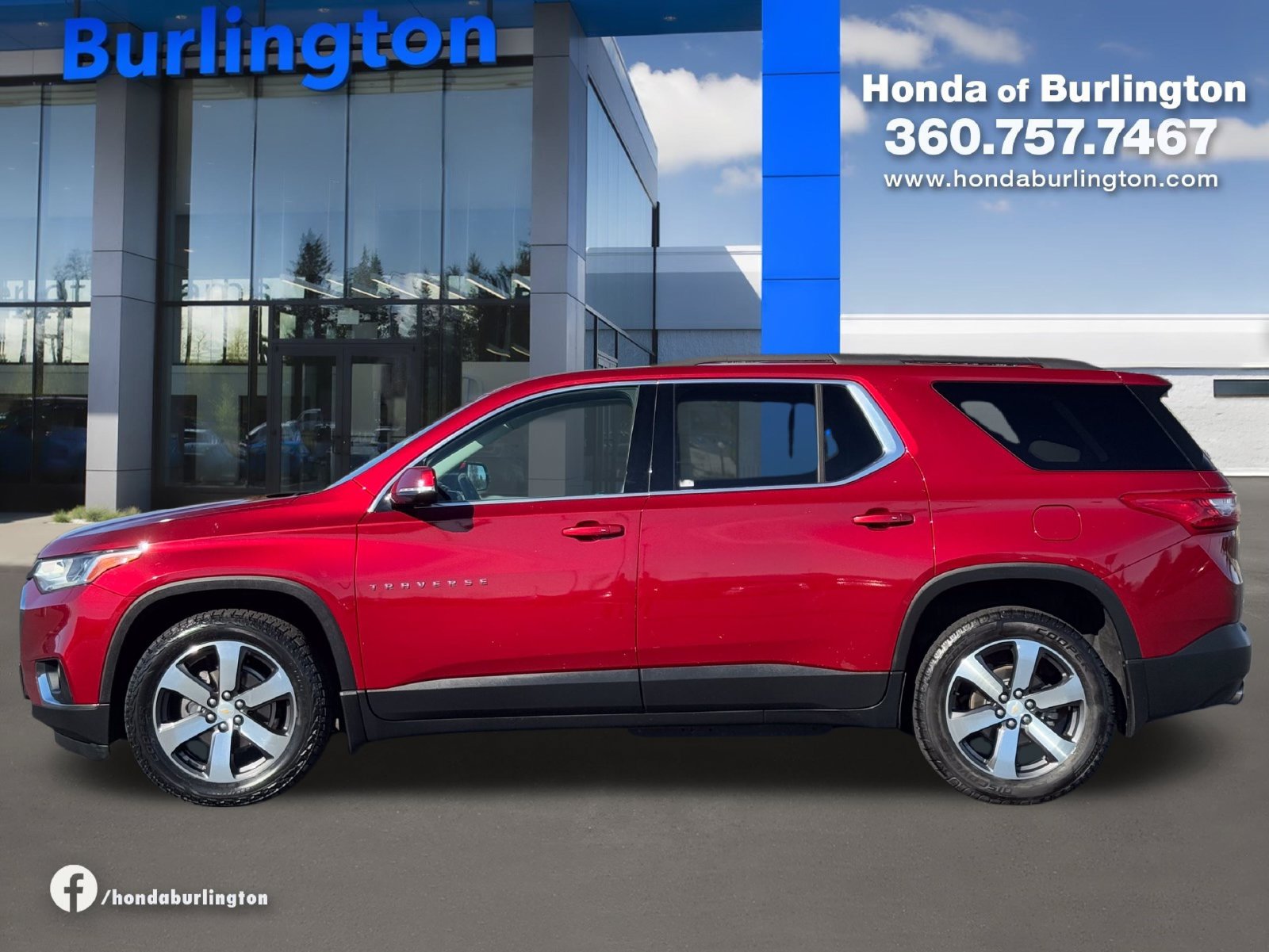 Used 2020 Chevrolet Traverse LT w/ LT Premium Package AWD/4WD image 3