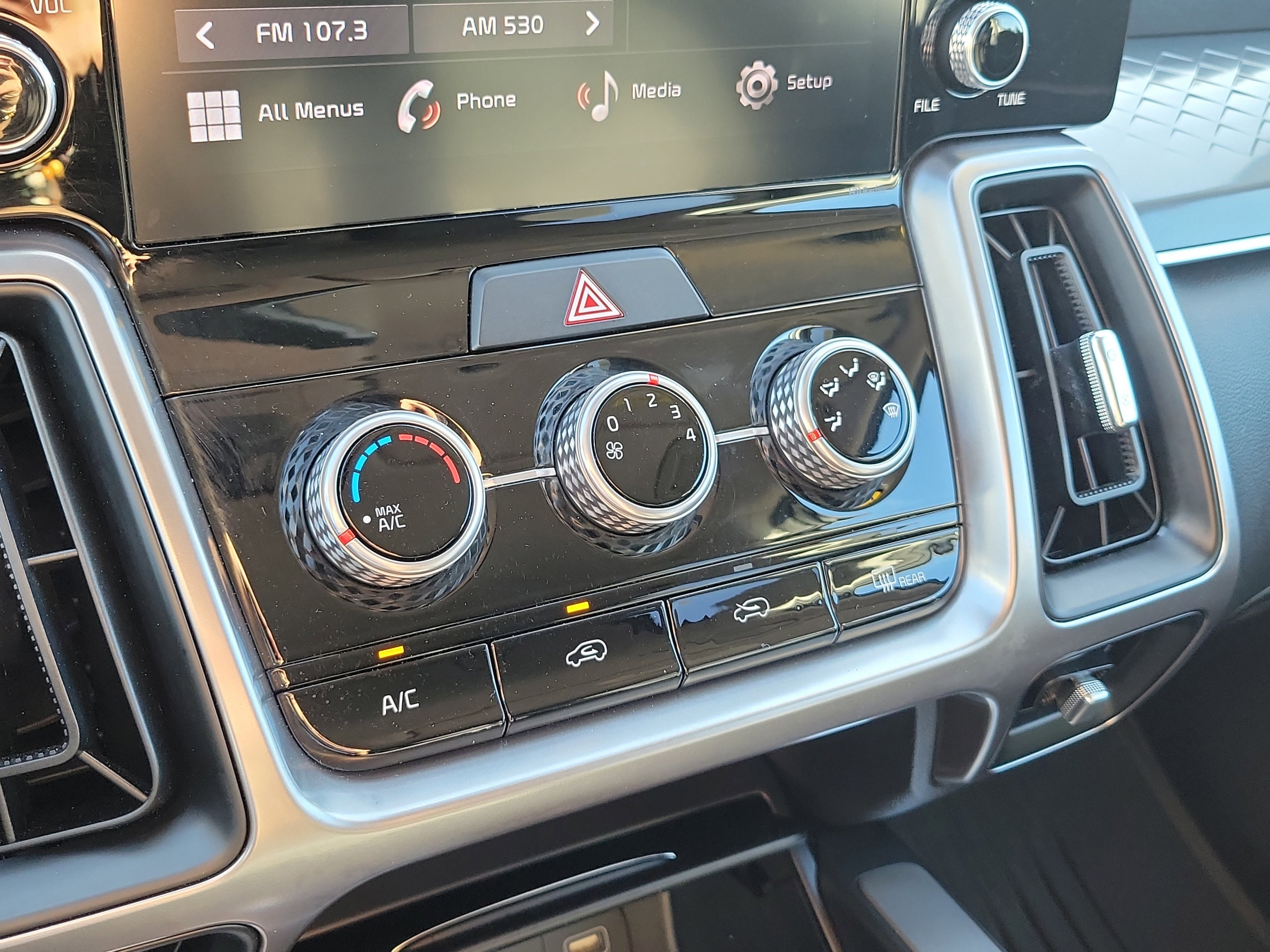 Certified 2023 Kia Sorento LX image 33