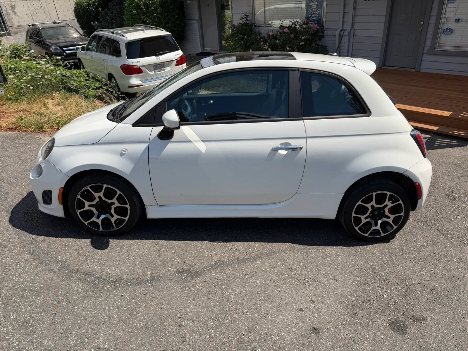 Used 2013 FIAT 500 Turbo w/ Comfort/Convenience Group FWD image 9