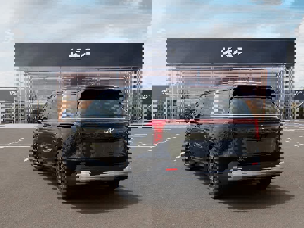 New 2026 Kia Carnival EX FWD image 4