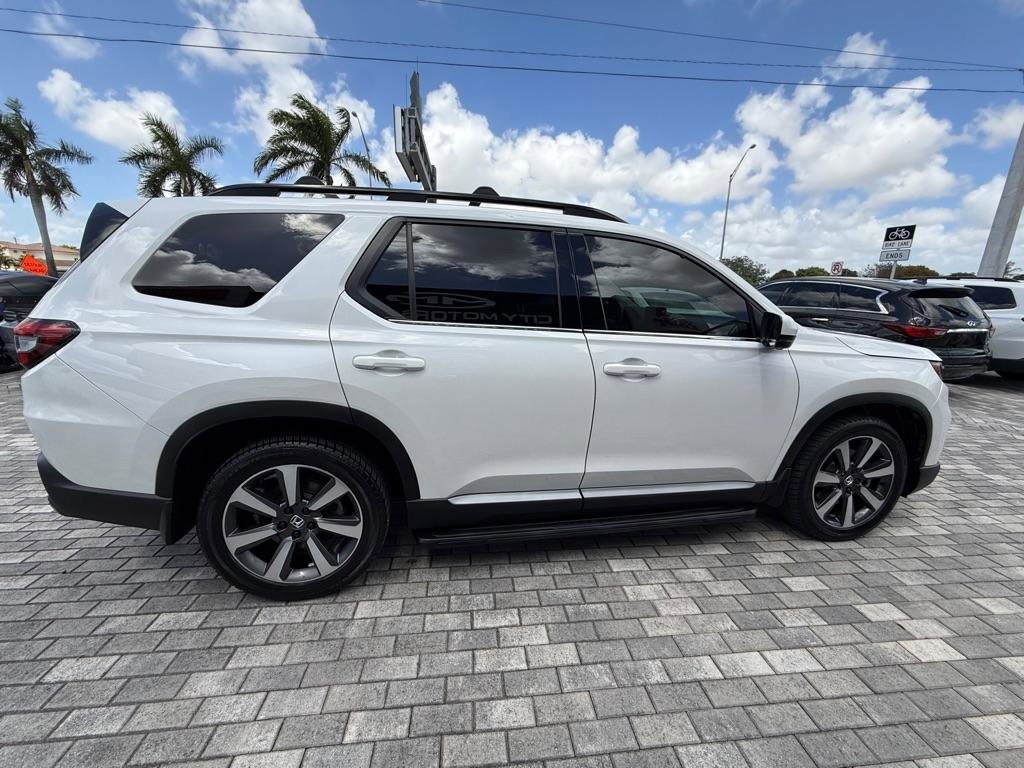 Used 2023 Honda Pilot Elite image 13