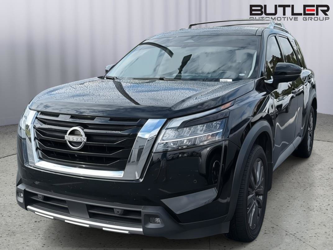 Used 2024 Nissan Pathfinder SL w/ SL Premium Package FWD image 3
