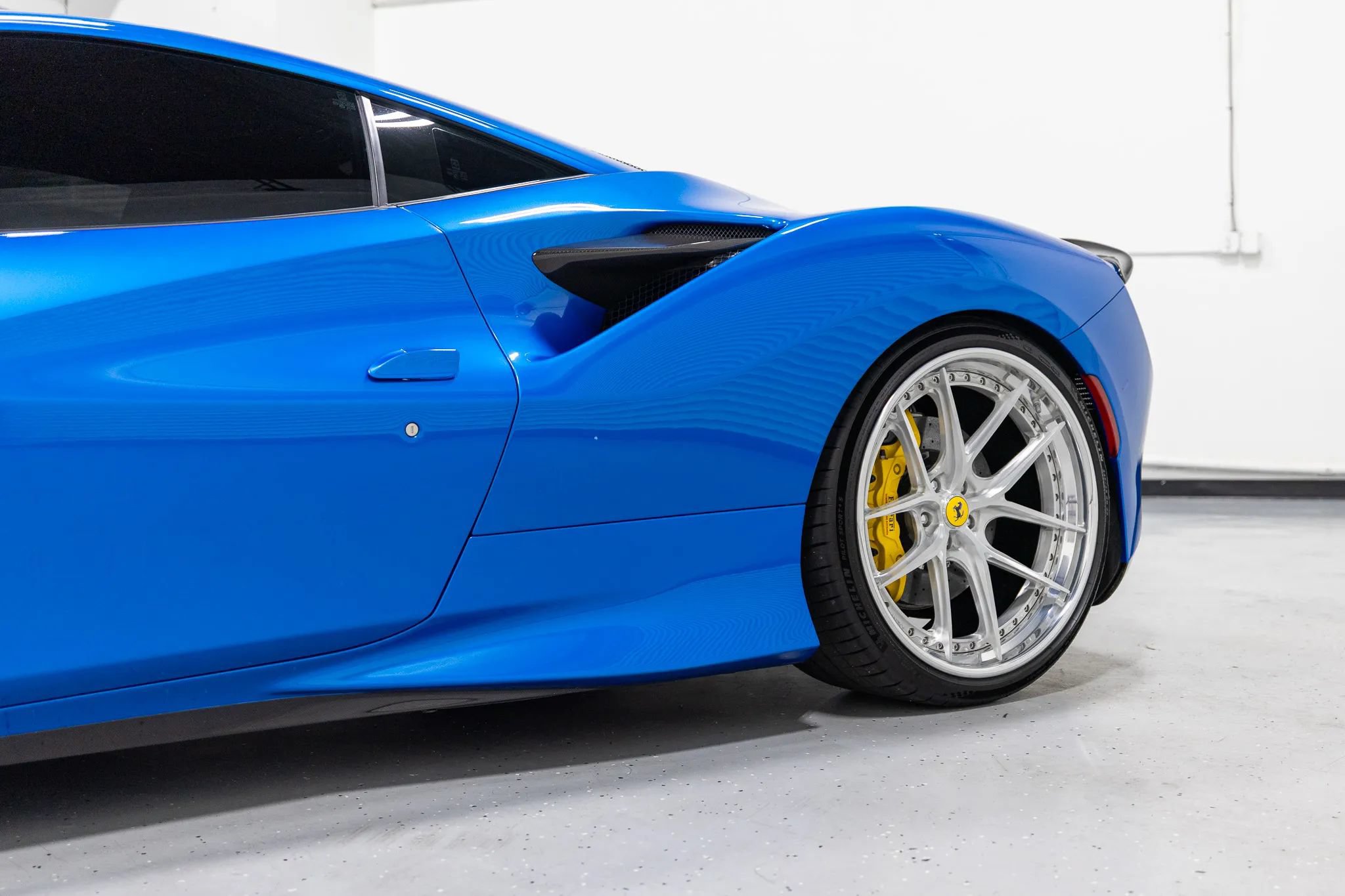 Used 2020 Ferrari F8 Tributo RWD image 13