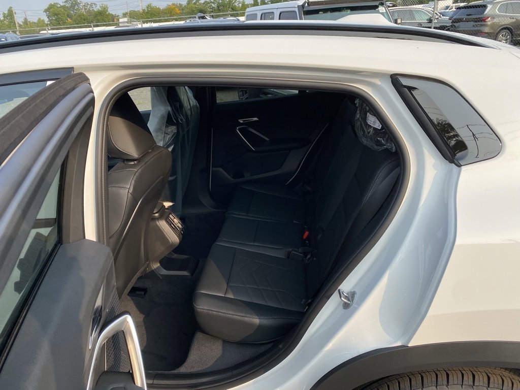 New 2026 BMW X2 xDrive28i w/ Convenience Package image 8