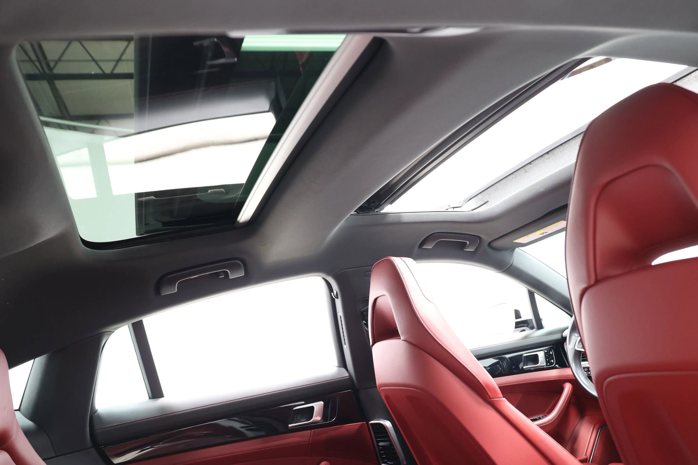 Used 2019 Porsche Panamera 4 AWD/4WD image 87