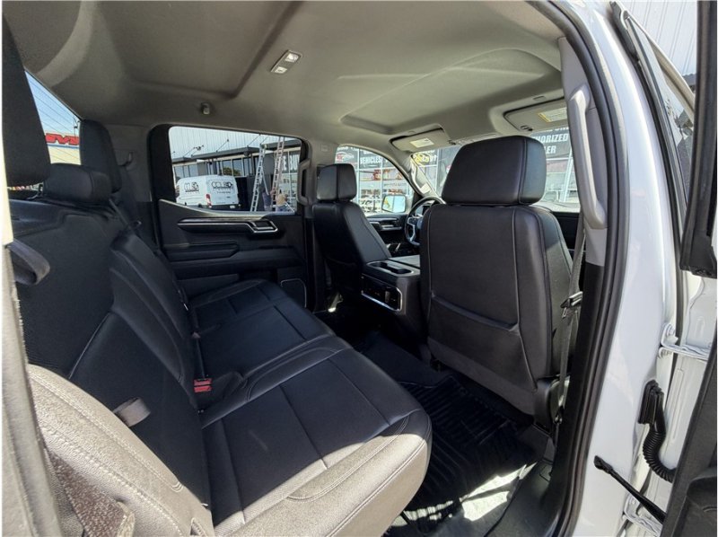 Used 2023 Chevrolet Silverado 1500 LTZ RWD image 26