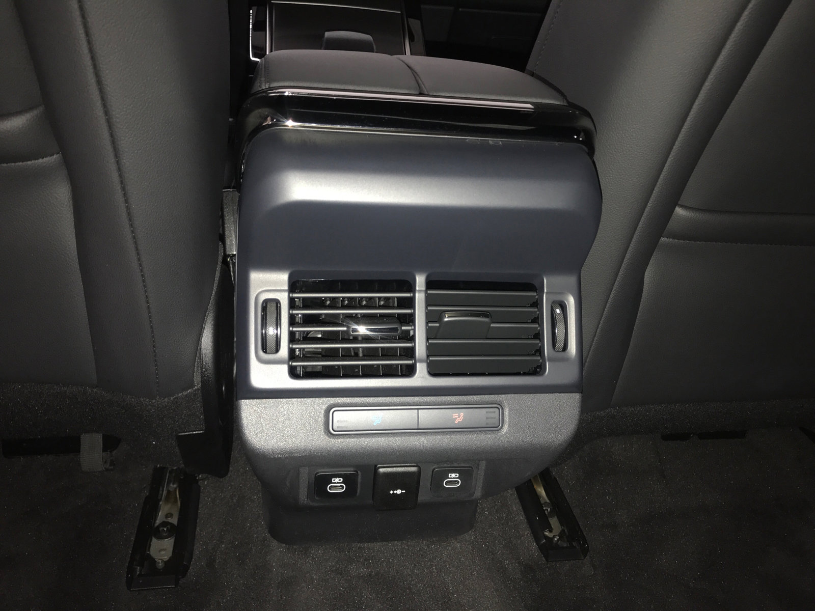 Used 2024 Land Rover Range Rover Evoque Dynamic SE AWD/4WD image 16