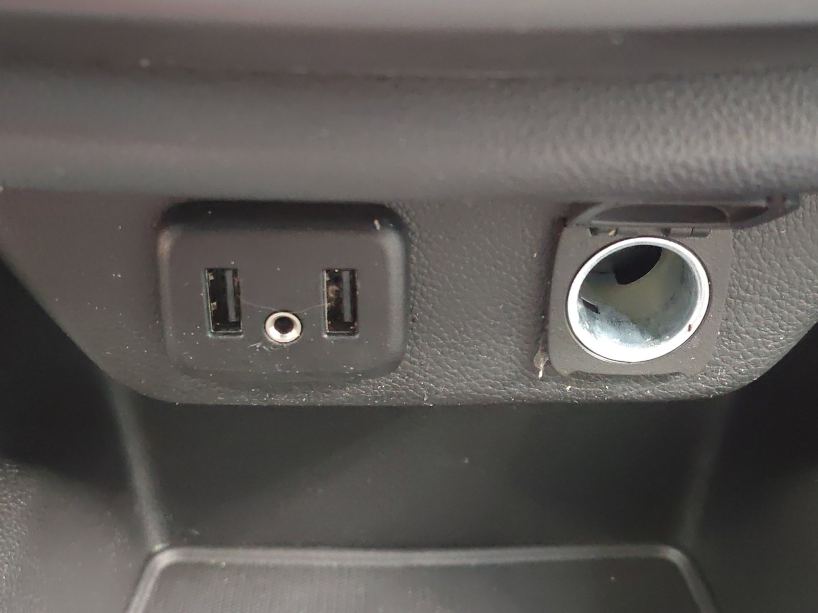 Used 2023 Chevrolet Traverse LS w/ Midnight/Sport Edition FWD image 22