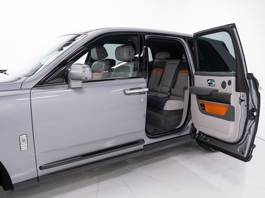 Certified 2023 Rolls-Royce Cullinan w/ Dark Exterior Package AWD/4WD image 20