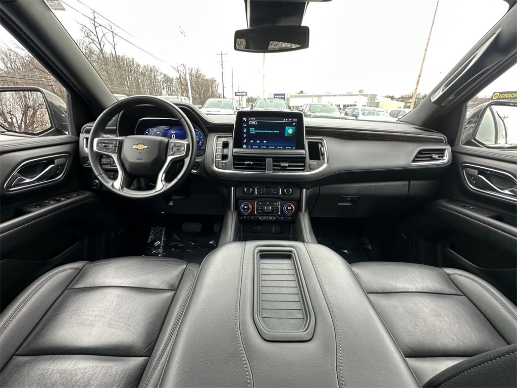 Used 2024 Chevrolet Suburban LT image 17