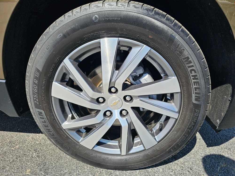 Used 2024 Chevrolet Equinox Premier AWD/4WD image 9