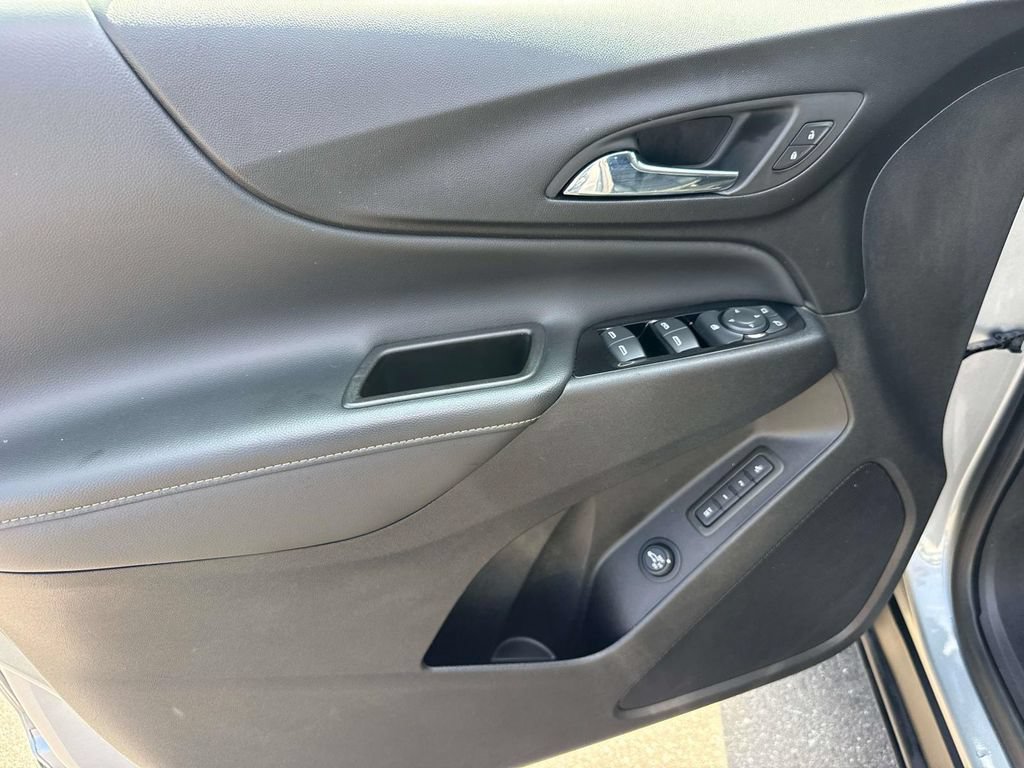Used 2023 Chevrolet Equinox Premier FWD image 20