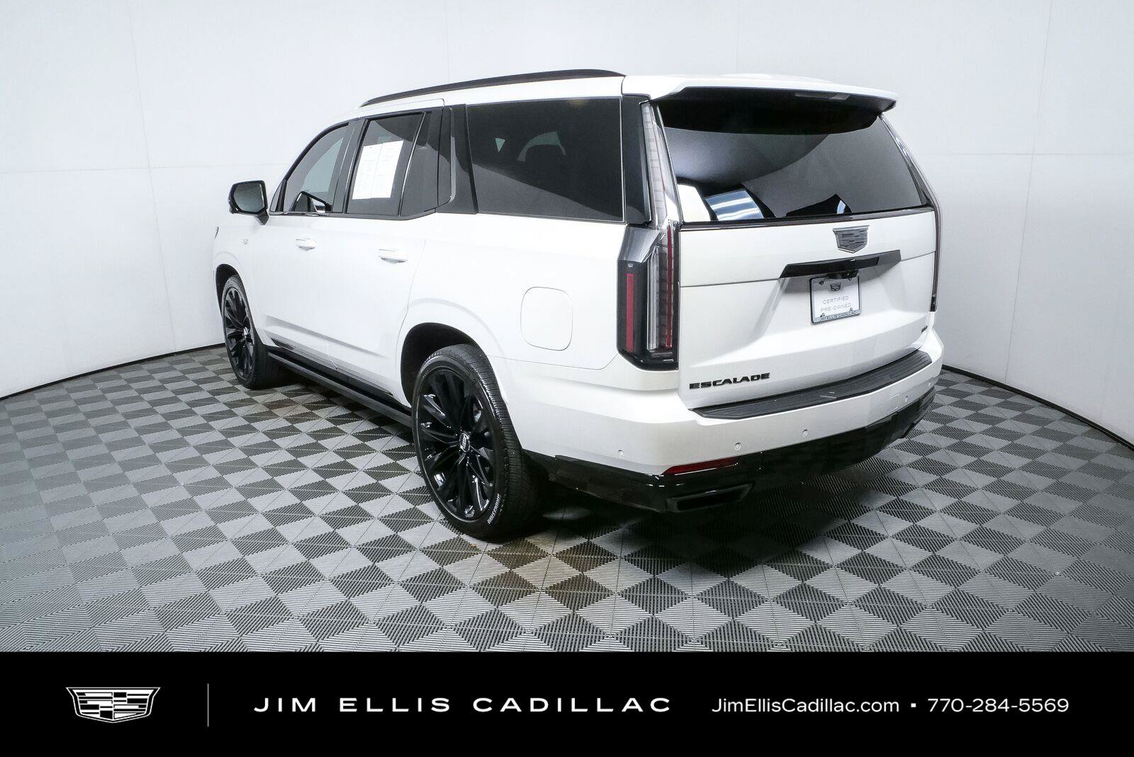 Used 2025 Cadillac Escalade Sport Platinum w/ LPO, ONYX Package AWD/4WD image 34