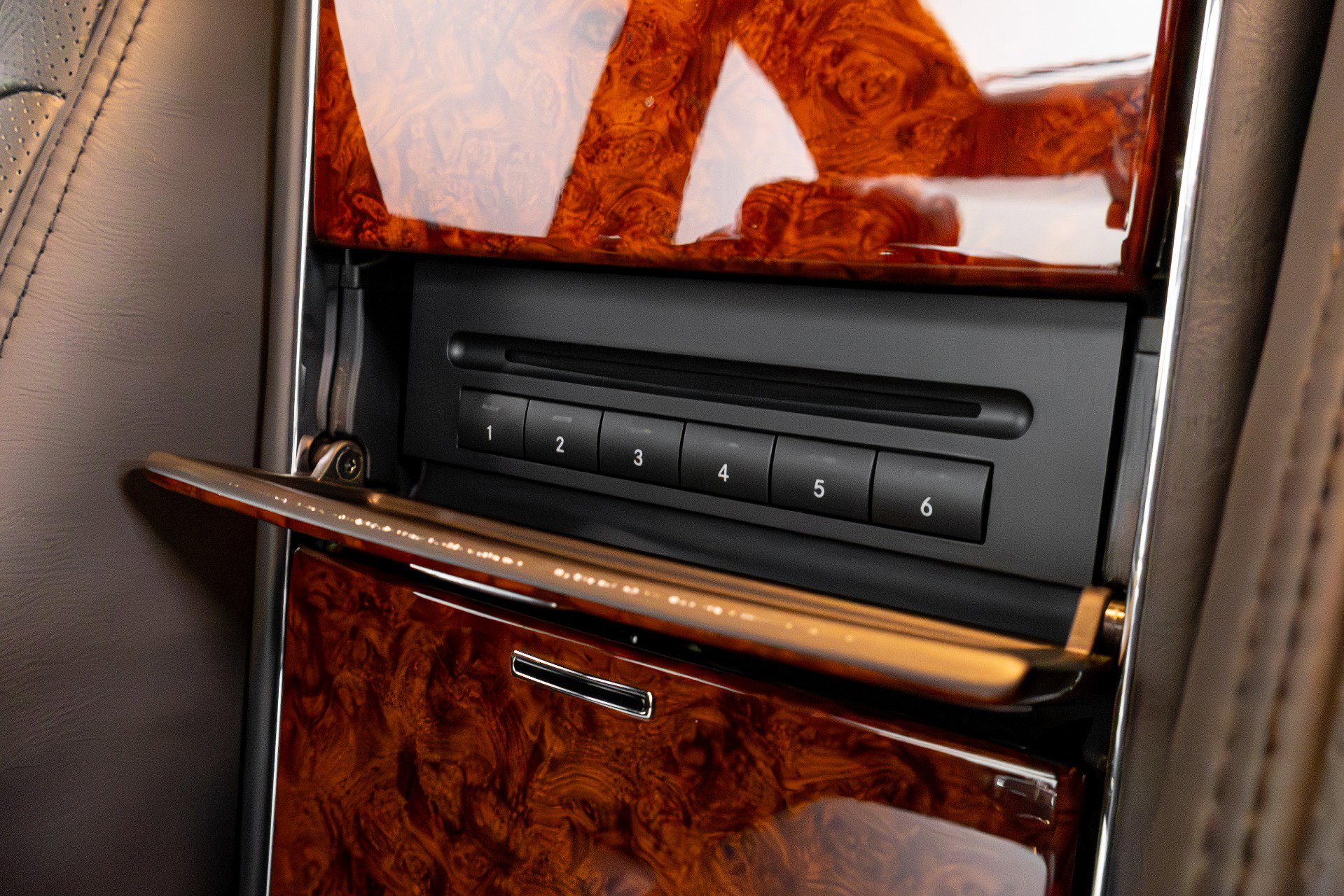 Used 2004 Maybach 57 image 27